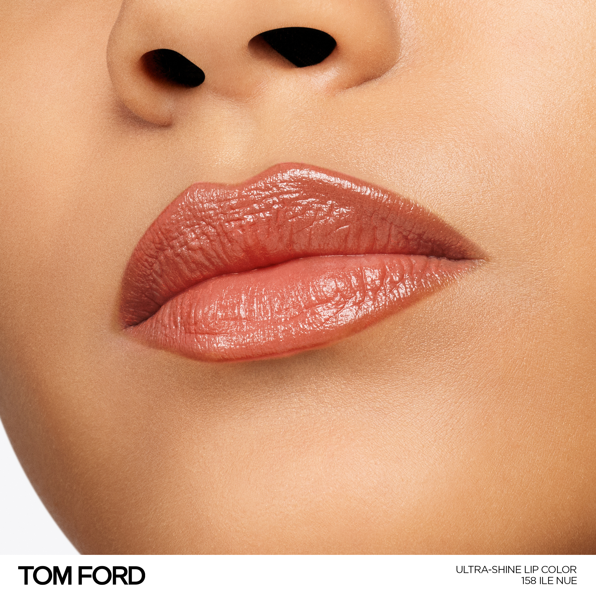 ULTRA SHINE LIP COLOR (LABIAL EN BARRA)